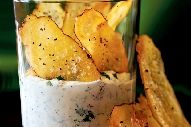 Картофельные чипсы с травами  от ресторана Maxim's и шефа Чарлза Паркера
