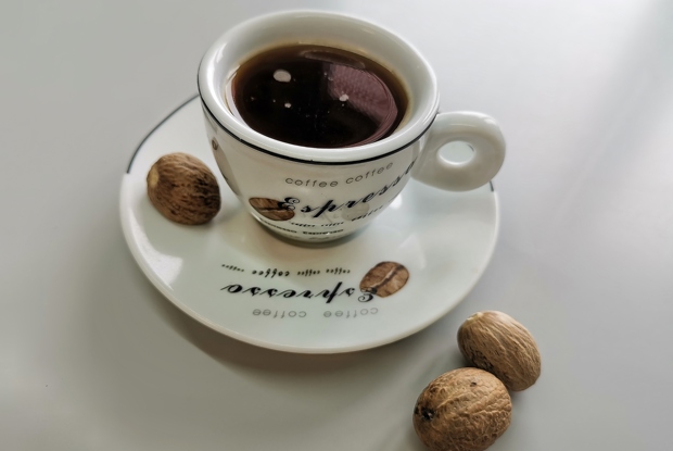 Кофе с кардамоном и мускатным орехом