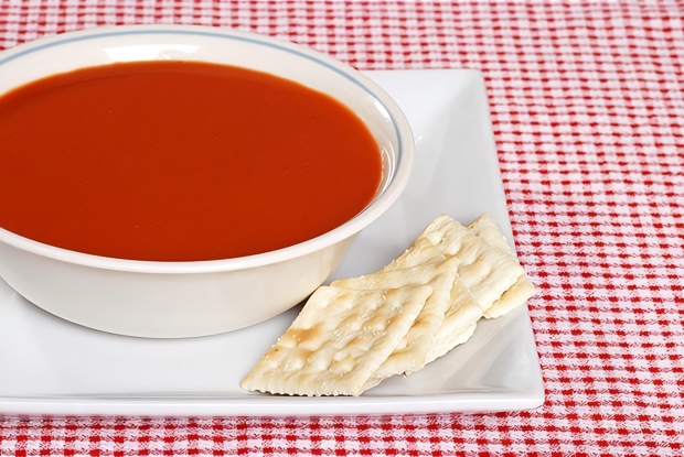 Красный витаминный холодный суп