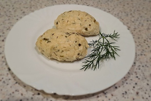 Куриные котлеты с укропом и зеленым луком в духовке