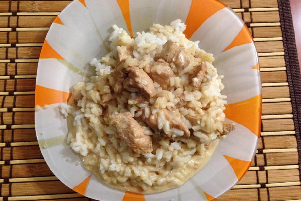 Кусочки куриного филе с рисом