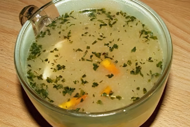 Лечебный куриный суп с зеленью