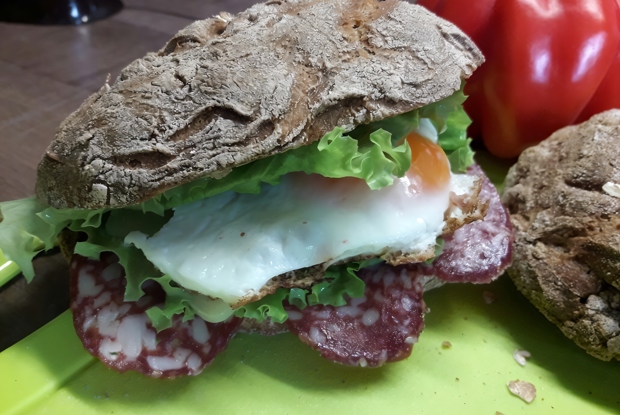 Летние сэндвичи с домашним хлебом