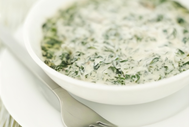 Летний холодный суп из зелени и кефира