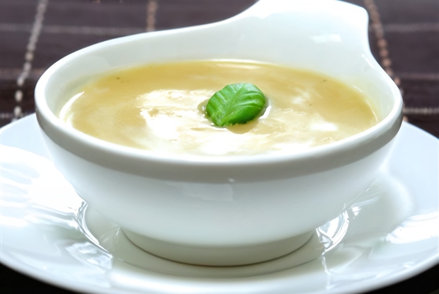 Молочный суп с луком-пореем