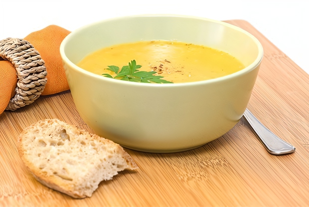 Морковный суп с тминновым маслом