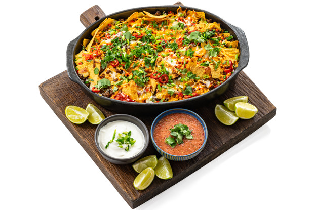 Начос с говядиной и сыром