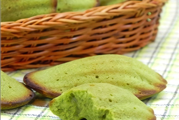Печенье «Мадлен» с зеленым чаем матча
