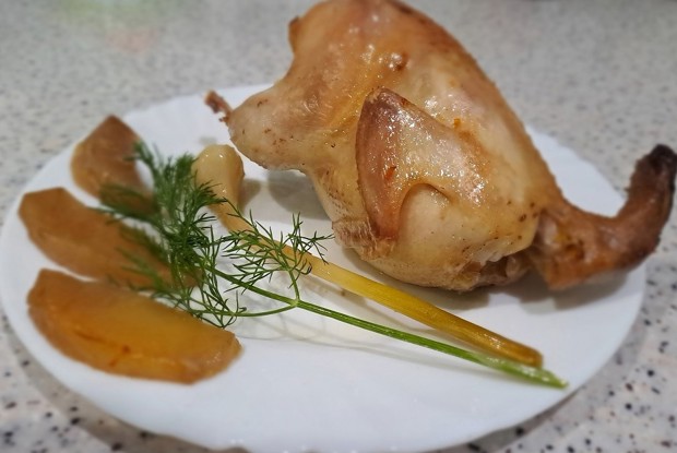 Перепел с яблоками запеченный в духовке