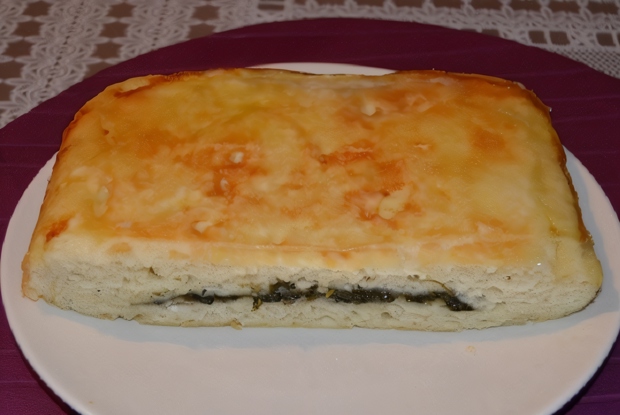 Пирог со щавелем из картофельного дрожжевого теста