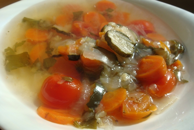 Постный суп с томатами черри и укропом