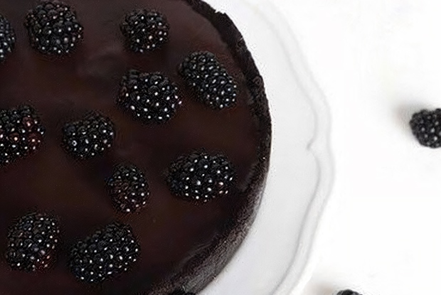 Простой шоколадный торт без выпечки