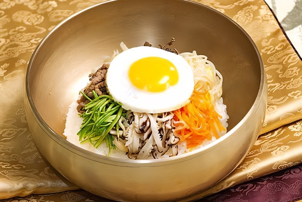 Рисовый микс с мясом «Пибимпап» (비빔밥)