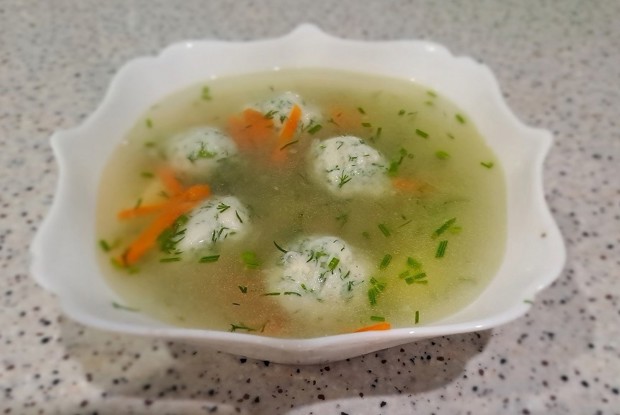 Рыбный суп с фрикадельками