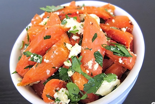 Салат из моркови с сыром