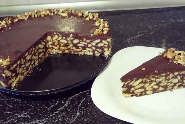 Шоколадный торт из печенья без выпечки