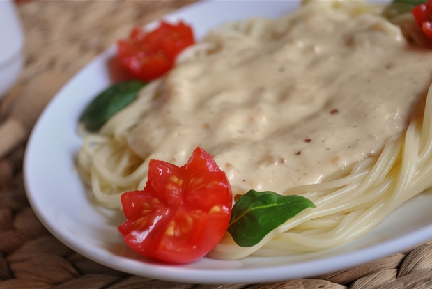 Спагетти с сырным соусом