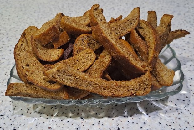 Сухари из черного хлеба