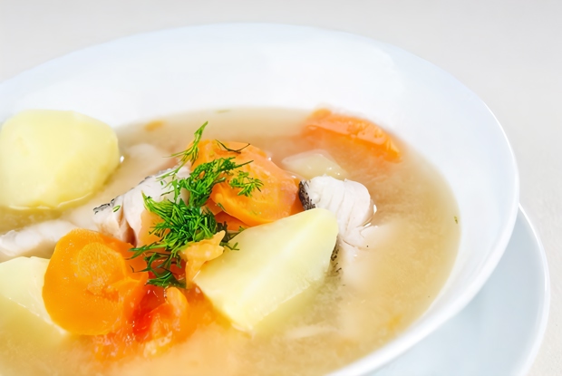 Суп из салаки с картофелем и зеленью