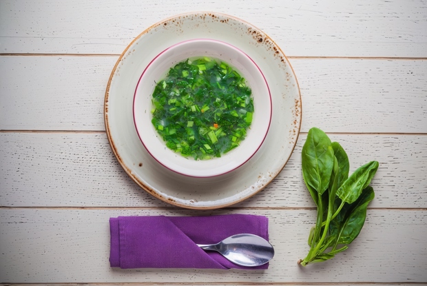 Суп из шпината с зеленью