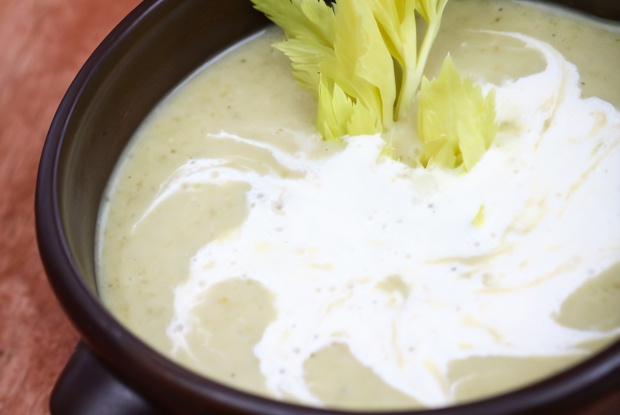Суп-пюре из кабачков со сметаной