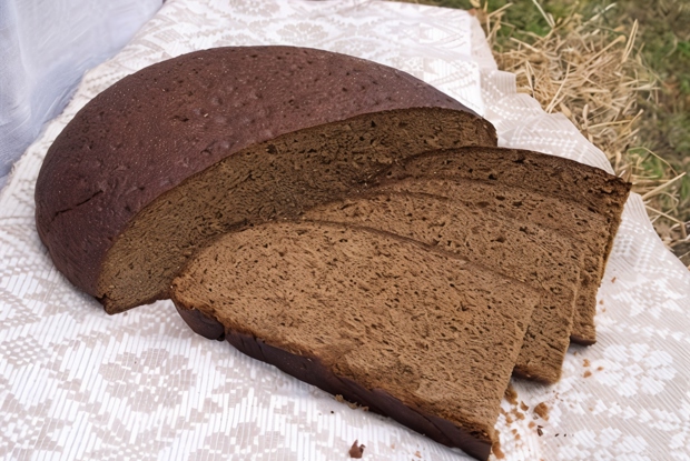 Темный ржано-пшеничный хлеб