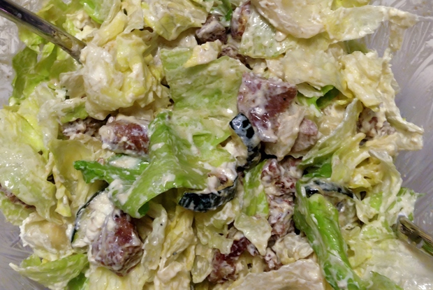 Теплый салат из индейки, цукини и брынзы с горчичной заправкой