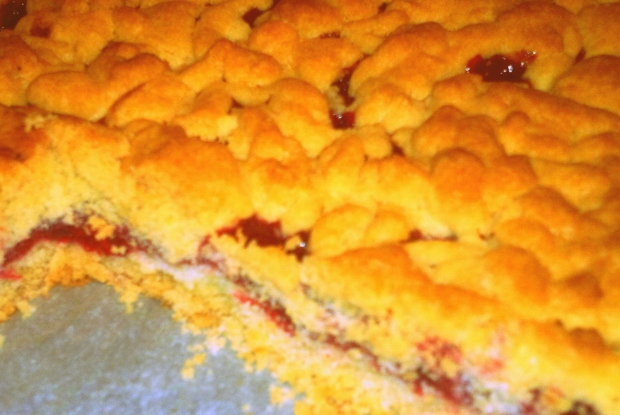 Тертый пирог с ягодной начинкой