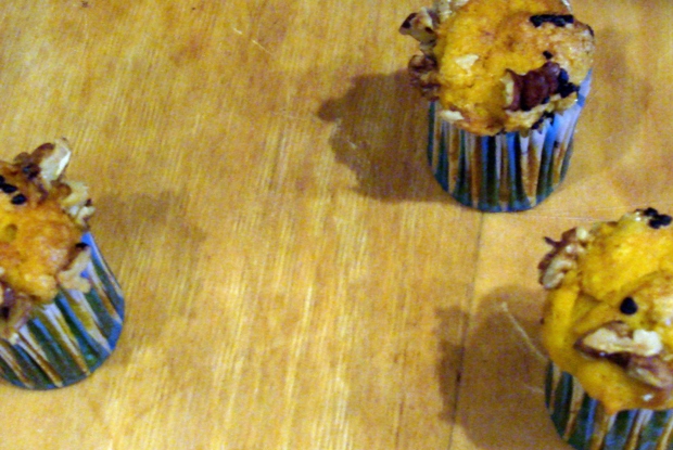 Тыквенные маффины с грецкими орехами и кефиром