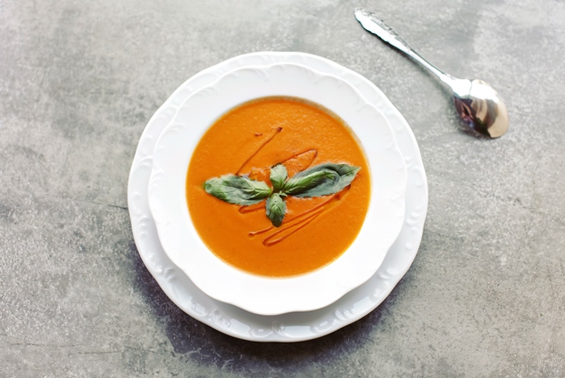 Томатный крем-суп с вялеными томатами