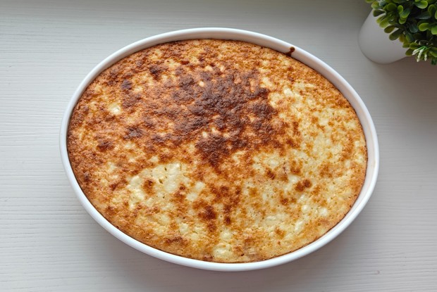 Творожная запеканка с яблоком и корицей