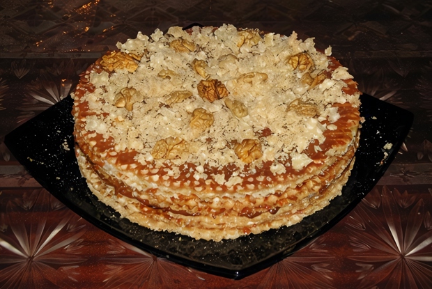 Вафельный торт с медом и сгущенкой