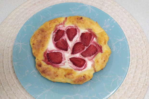 Ватрушки с клубникой