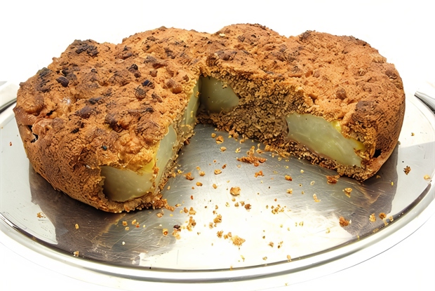 Жареный грушевый пирог с фундуком