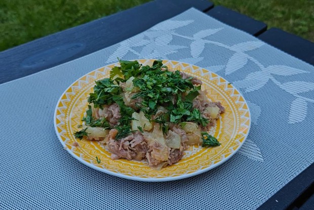 Жареный картофель с тушенкой