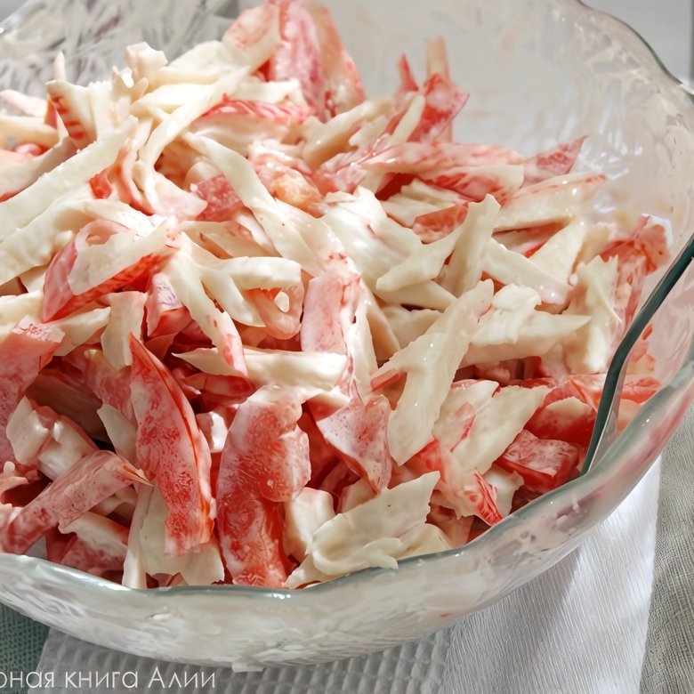 Красное море — салат с крабовыми палочками и помидорами