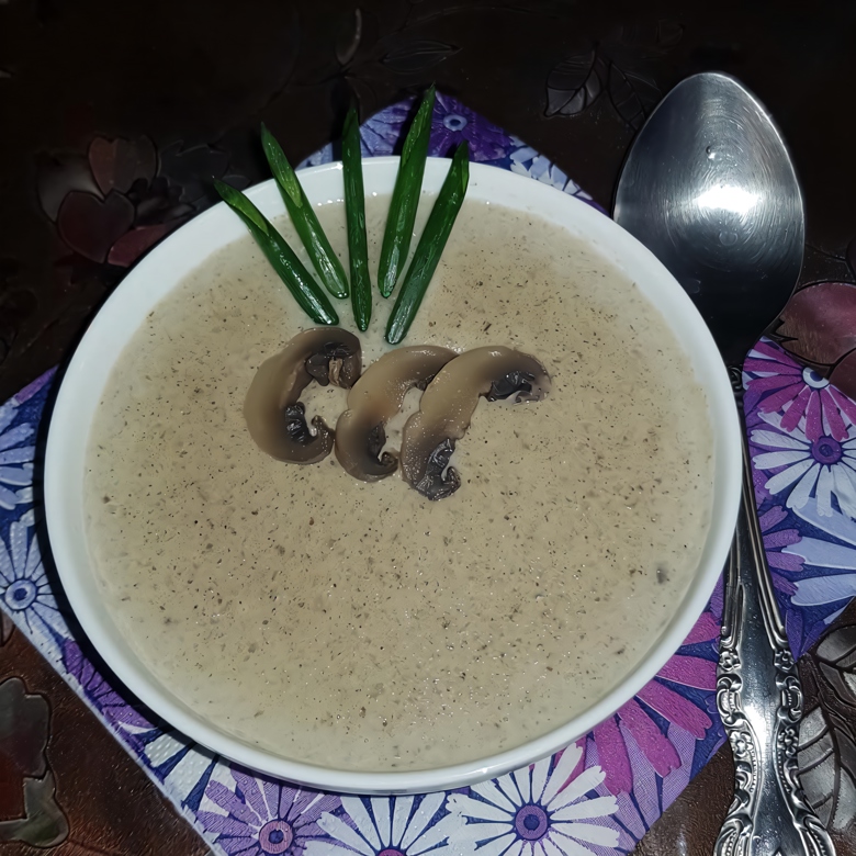 Крем-суп из шампиньонов с чесноком