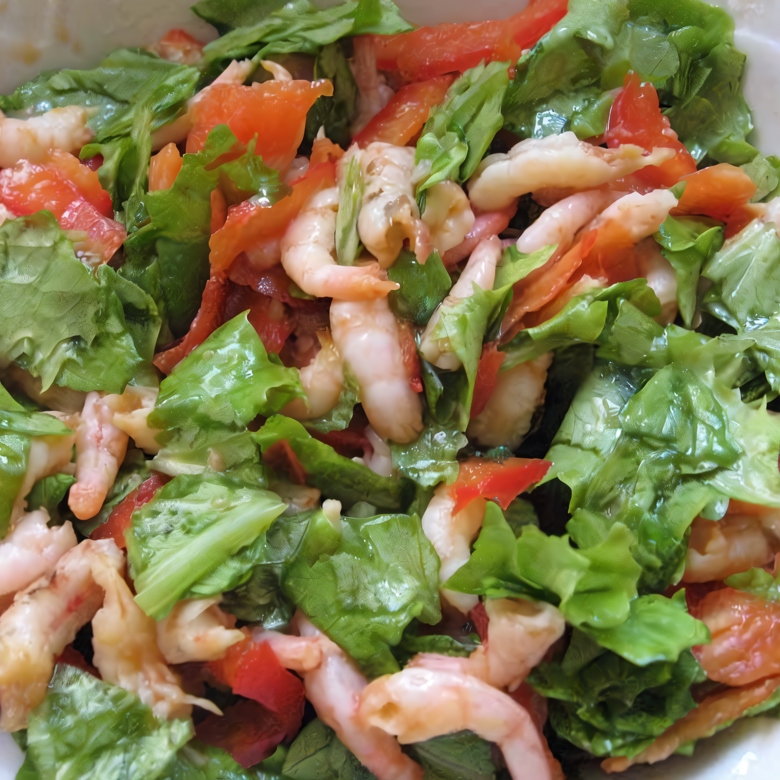 Горячий салат с морепродуктами