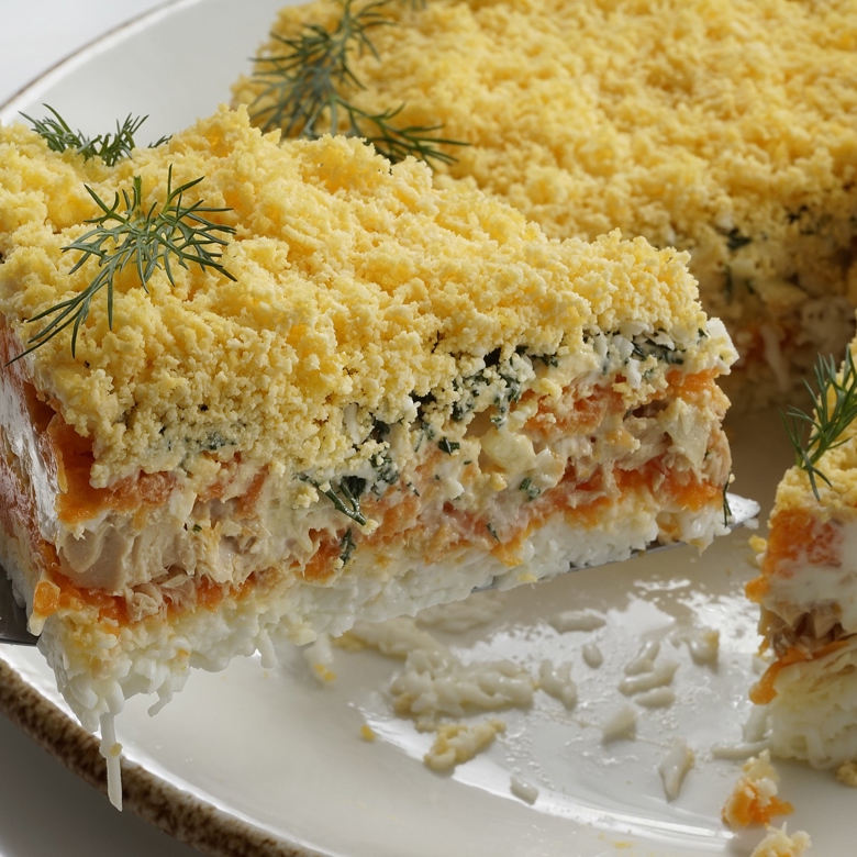 Классический салат «Мимоза» с морковью