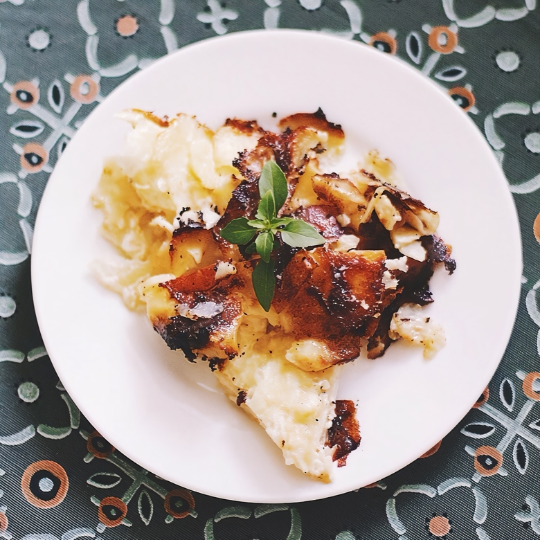Картофель запеченный в сметанном соусе | Рецепты от Анны | Дзен