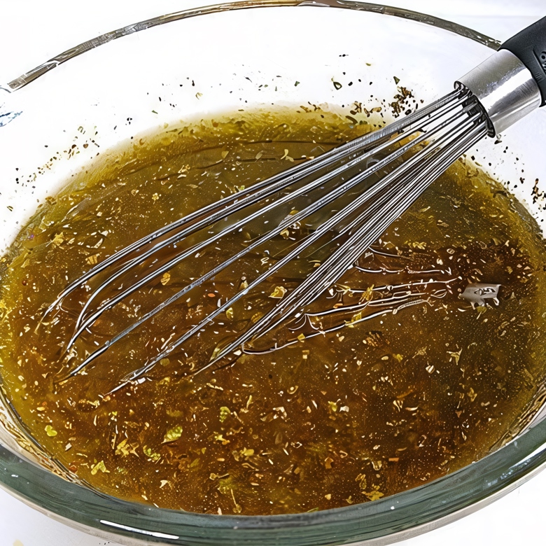 Рецепт: Соус из оливкового масла - с чесноком и бальзамическим уксусом