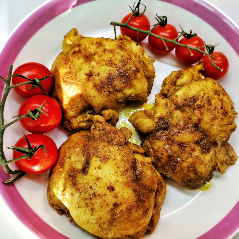Жареное филе куриного бедра карри-масала