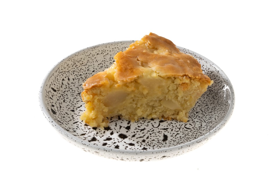 Фото рецепта Постный заливной пирог с грушами и миндалем