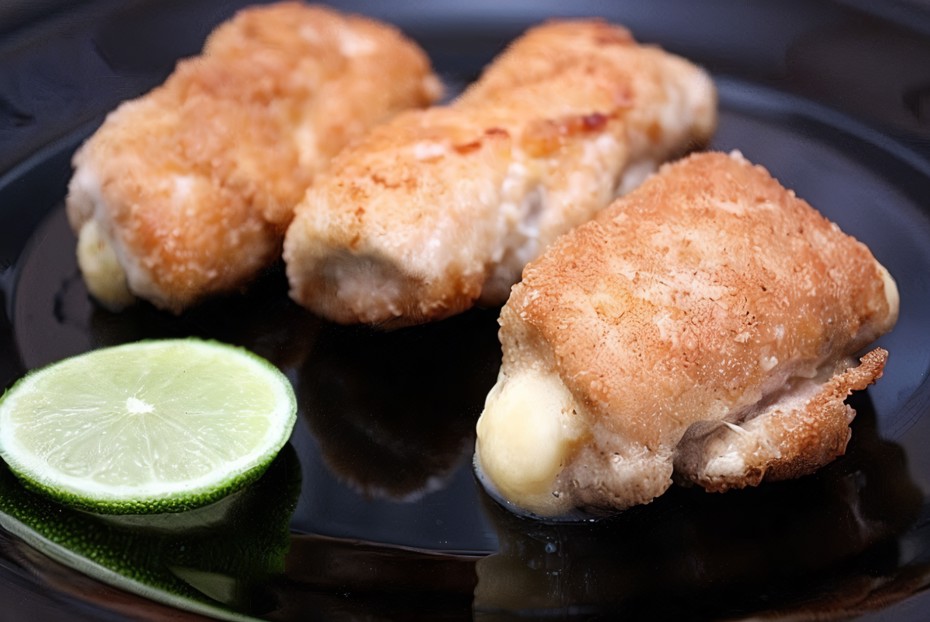 Фото рецепта Рулеты из индейки с сыром