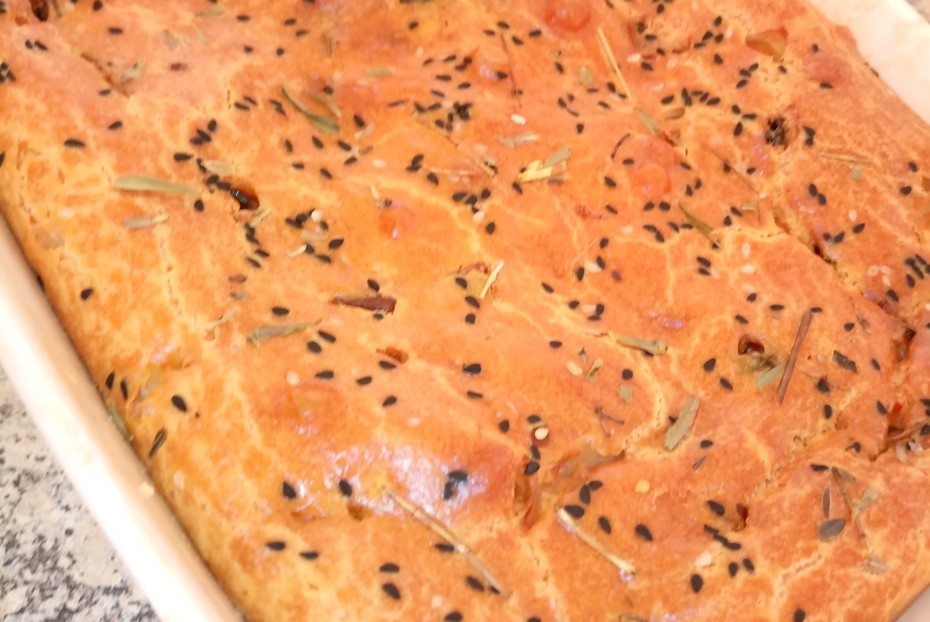 Фото рецепта Заливной пирог с капустой и грибами