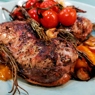 Фотография рецепта Ароматная утиная грудка с розмарином и помидорами автор Лоскутова Марианна
