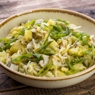 Фотография рецепта Деревенский салат с квашеной капустой и белыми груздями автор Еда