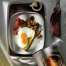 Фотография рецепта Глазунья с белыми грибами и печеными помидорами автор Еда