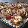 Фотография рецепта Яблочный пирог украшенный розами с заварным кремом автор Вера Кузьминова