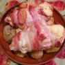 Фотография рецепта Куриная грудка в беконе с ароматной сырной начинкой на картофельной подушке автор Anastasija Moskvicheva